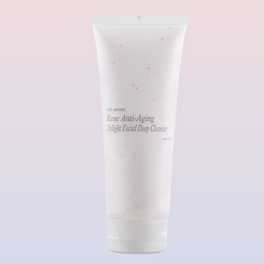 Gentle hydrating facial cleanser for daily use, moisturizing face wash suitable for all skin types